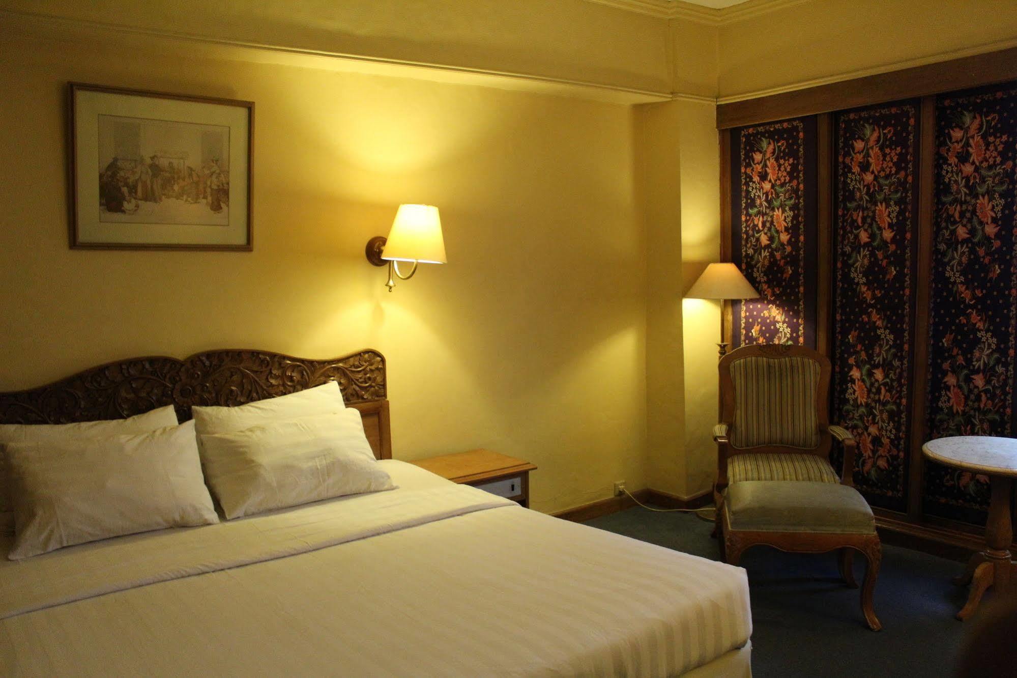 Hotel Mutiara Malioboro Yogyakarta Exterior photo